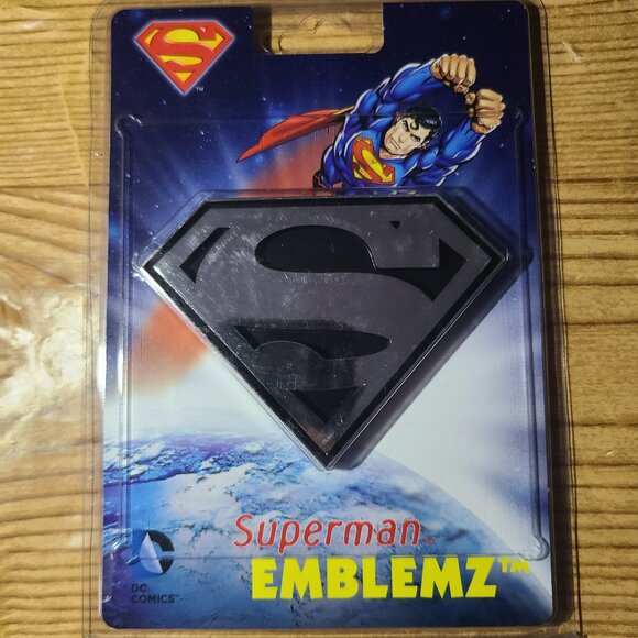 Superman Emblemz (NEW) - Picture 1 of 2